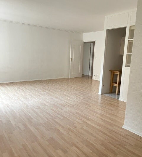 Très grand 2 pièces de 61m²