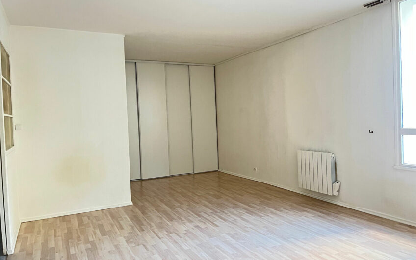 Très grand 2 pièces de 61m²